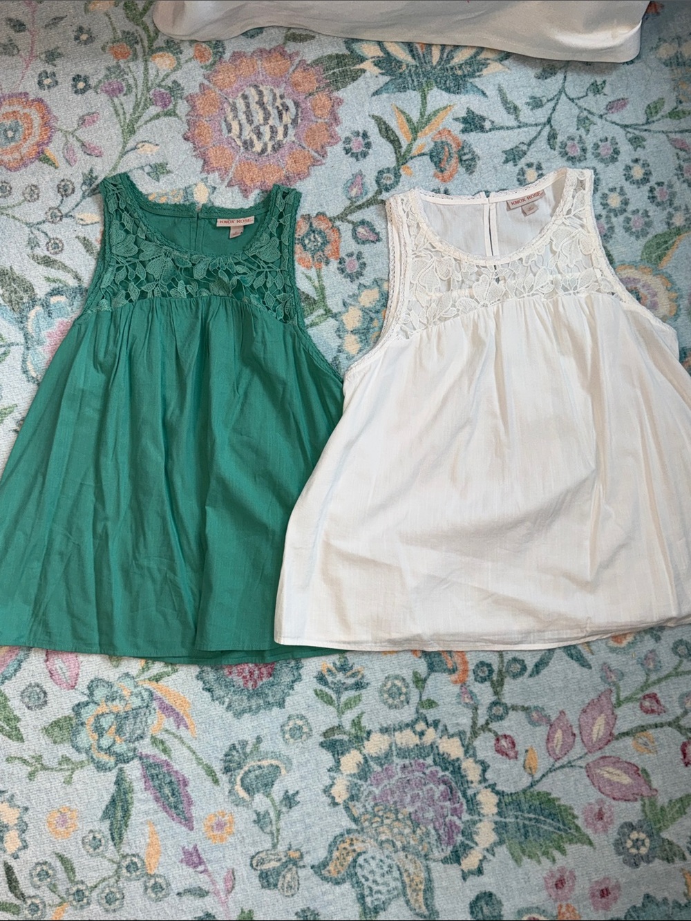 Knox Rose Crochet Yoke Sleeveless Top - set of 2 Teal and white medium NWOT